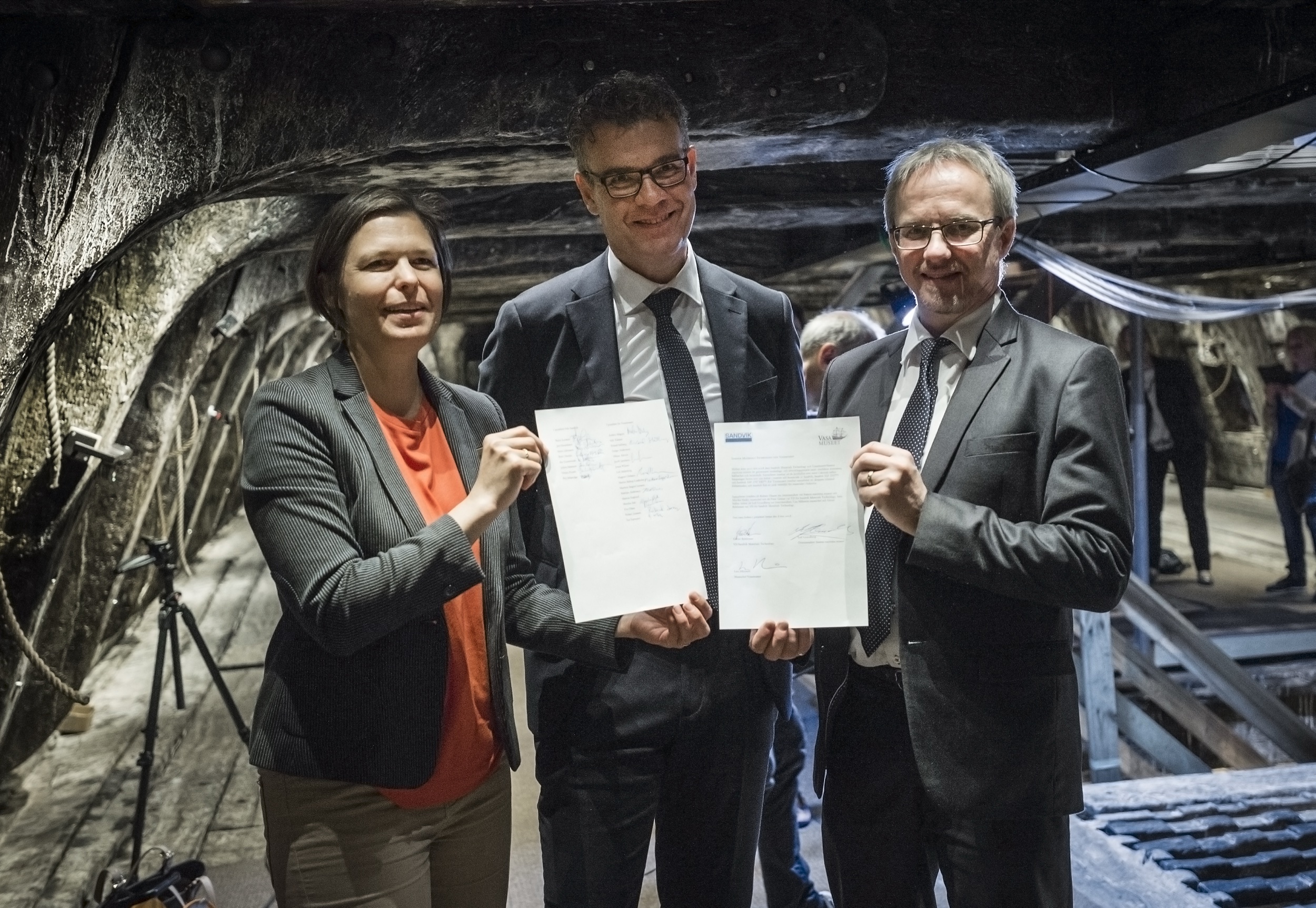 Lisa Månsson, chef Vasamuseet, Göran Björkman, vd för Sandvik MT och Leif Grundberg, överintendent vid Statens maritima museer.